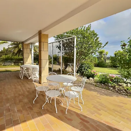 Holiday home Splendide Maison Pour 10 Personnes Avec Piscine Privee Et Grands Espaces ! Beziers