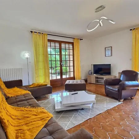 Splendide Maison Pour 10 Personnes Avec Piscine Privee Et Grands Espaces !