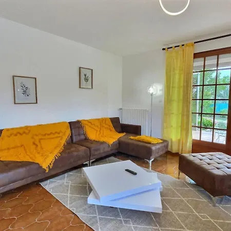 Dom wakacyjny Splendide Maison Pour 10 Personnes Avec Piscine Privee Et Grands Espaces ! *