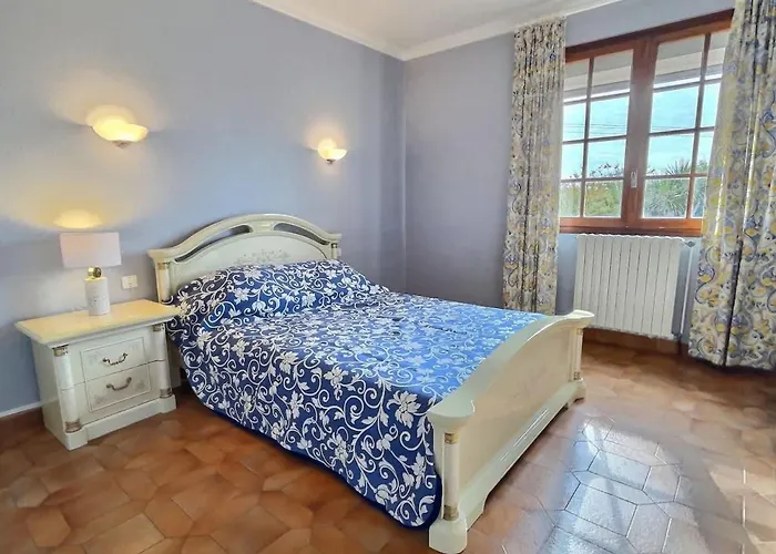 Splendide Maison Pour 10 Personnes Avec Piscine Privee Et Grands Espaces ! Beziers