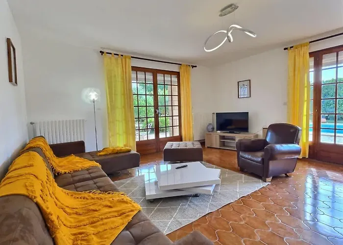 Splendide Maison Pour 10 Personnes Avec Piscine Privee Et Grands Espaces !