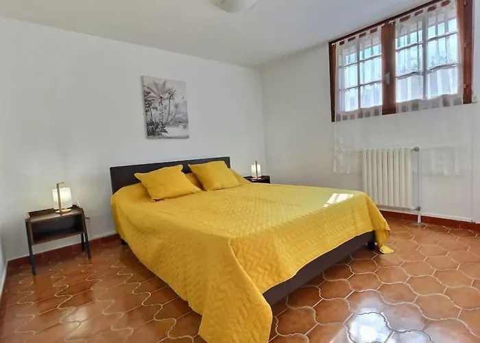 Holiday home Splendide Maison Pour 10 Personnes Avec Piscine Privee Et Grands Espaces ! Beziers